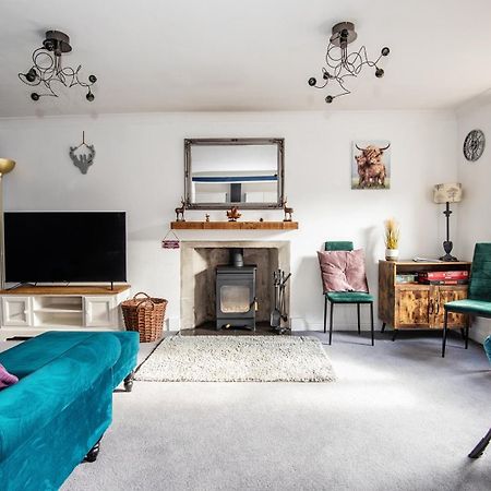 Charming 2 Bedroom Flat In The Heart Of Kirriemuir Кирримуир Экстерьер фото