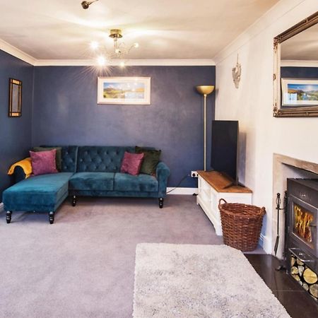Charming 2 Bedroom Flat In The Heart Of Kirriemuir Кирримуир Экстерьер фото
