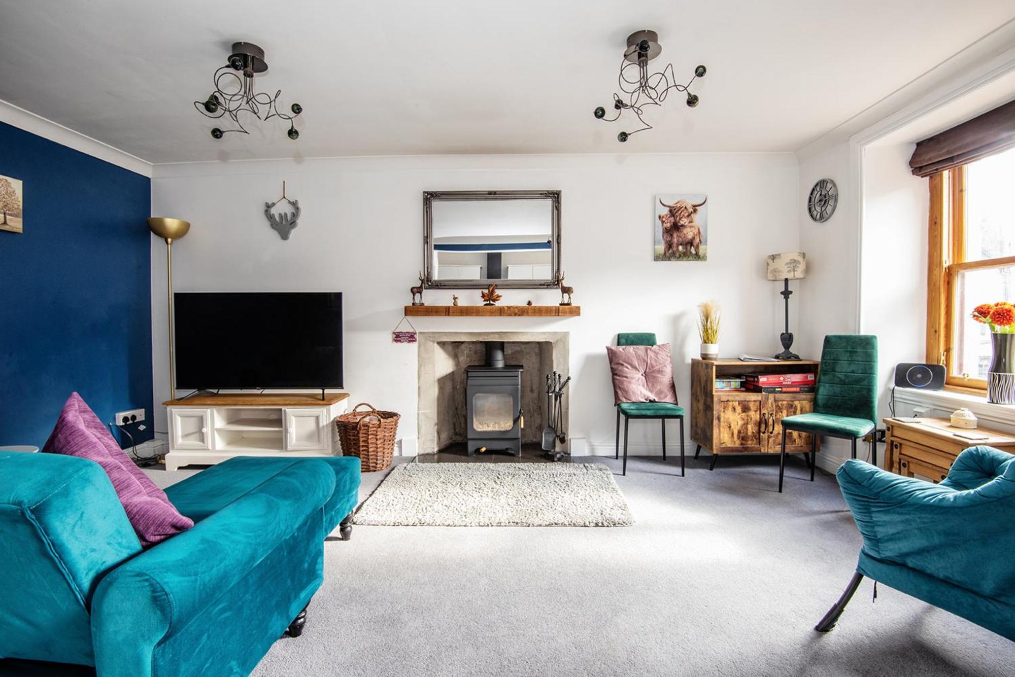 Charming 2 Bedroom Flat In The Heart Of Kirriemuir Кирримуир Экстерьер фото