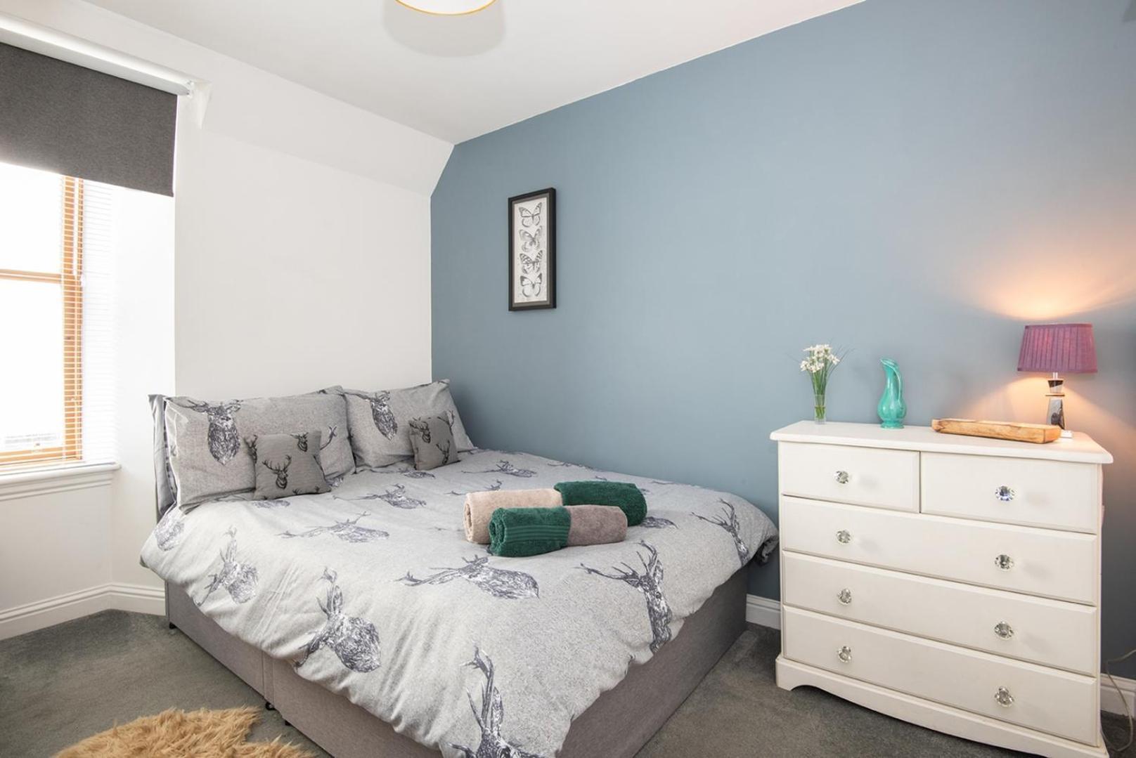 Charming 2 Bedroom Flat In The Heart Of Kirriemuir Кирримуир Экстерьер фото