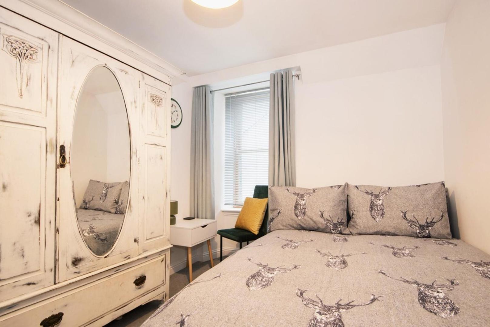 Charming 2 Bedroom Flat In The Heart Of Kirriemuir Кирримуир Экстерьер фото