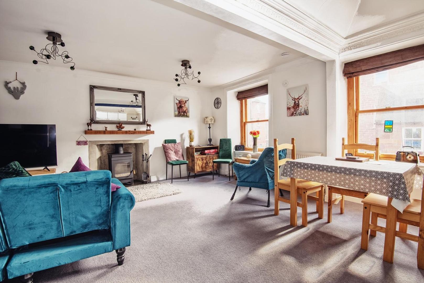 Charming 2 Bedroom Flat In The Heart Of Kirriemuir Кирримуир Экстерьер фото