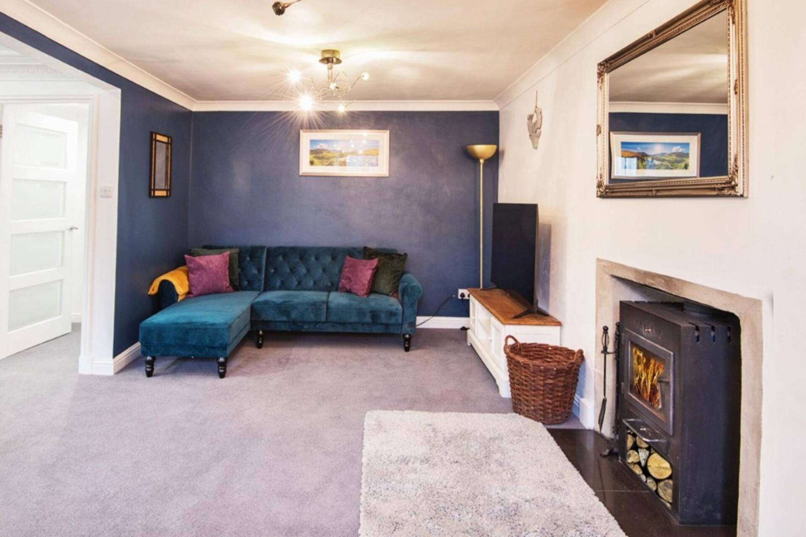 Charming 2 Bedroom Flat In The Heart Of Kirriemuir Кирримуир Экстерьер фото